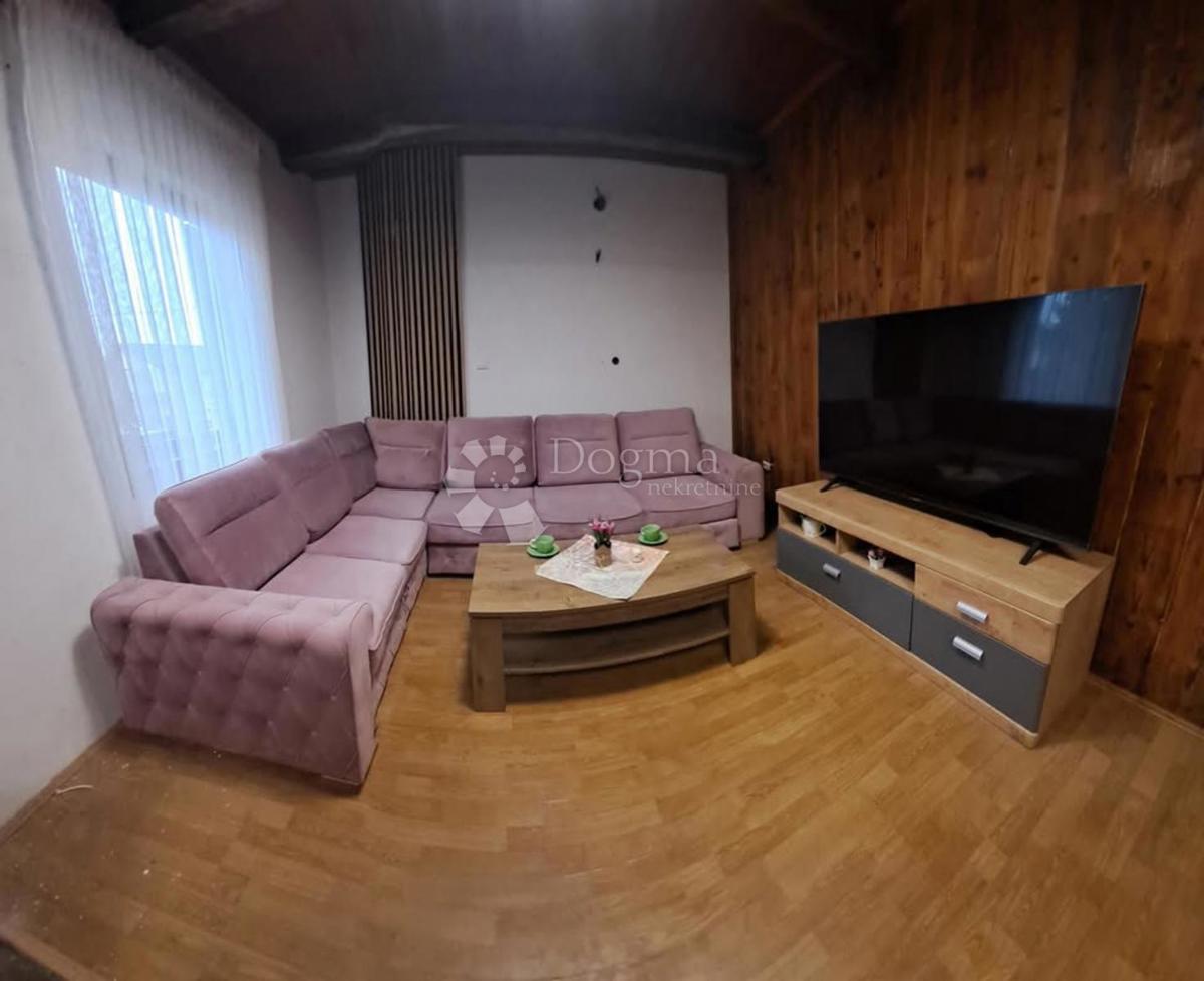 Hiša Valpovo, 305m2