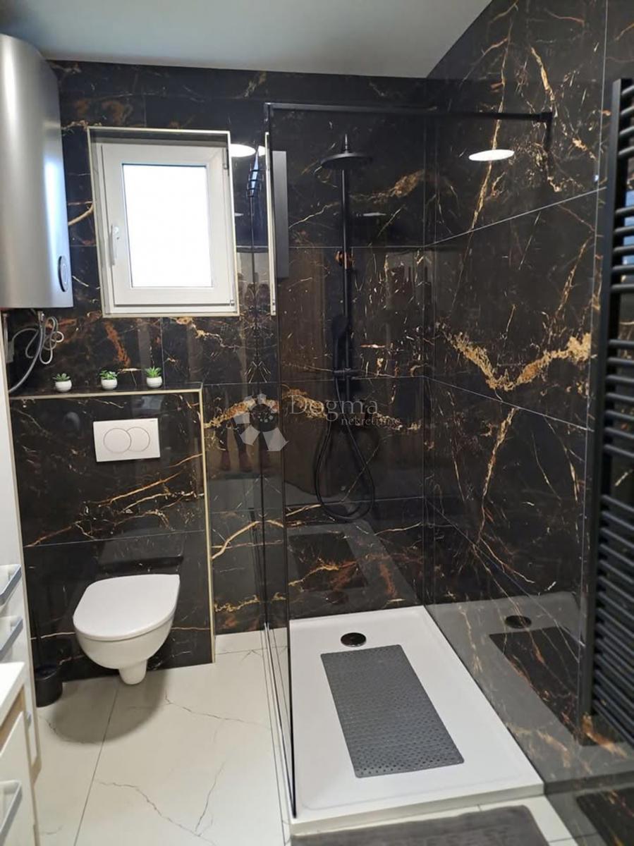 Hiša Valpovo, 305m2