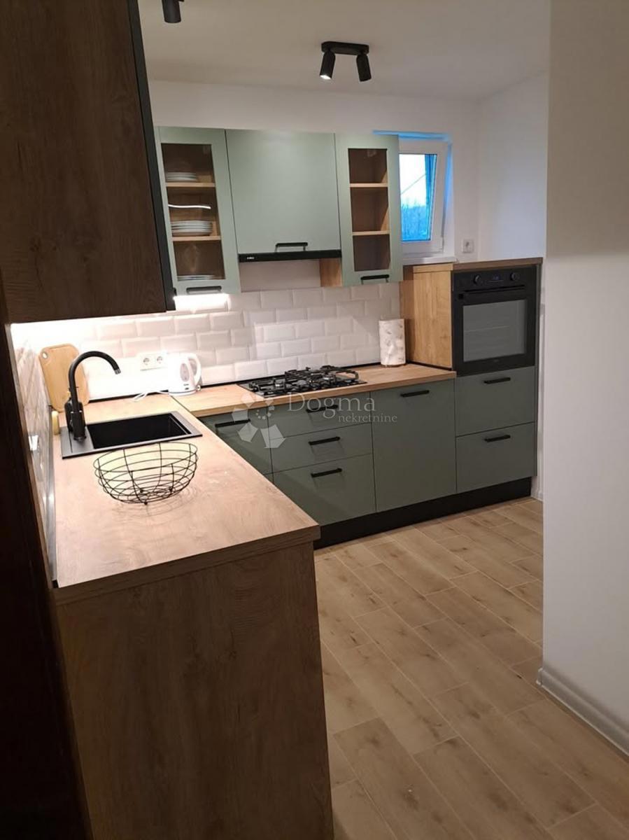 Hiša Valpovo, 305m2