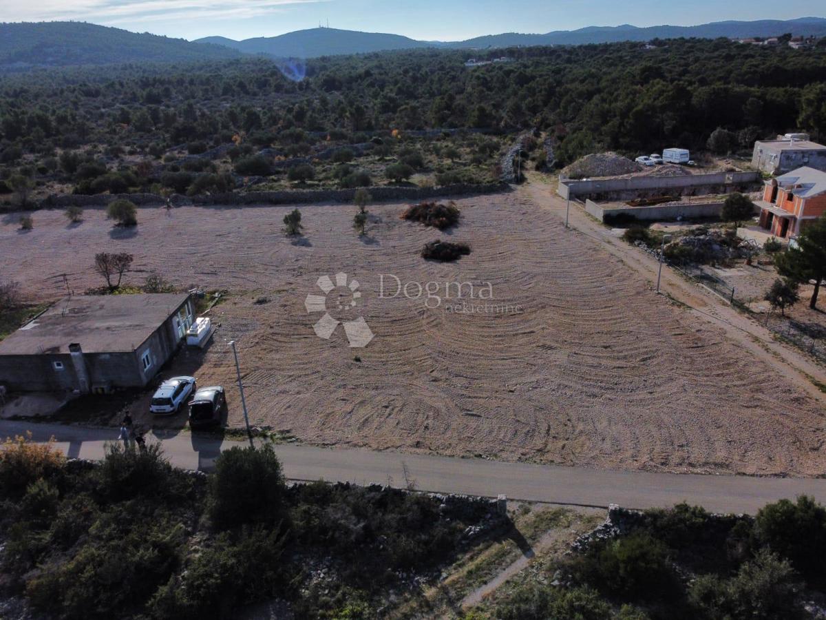 PIROVAC - GRADBENO ZEMLJIŠČE 520M2