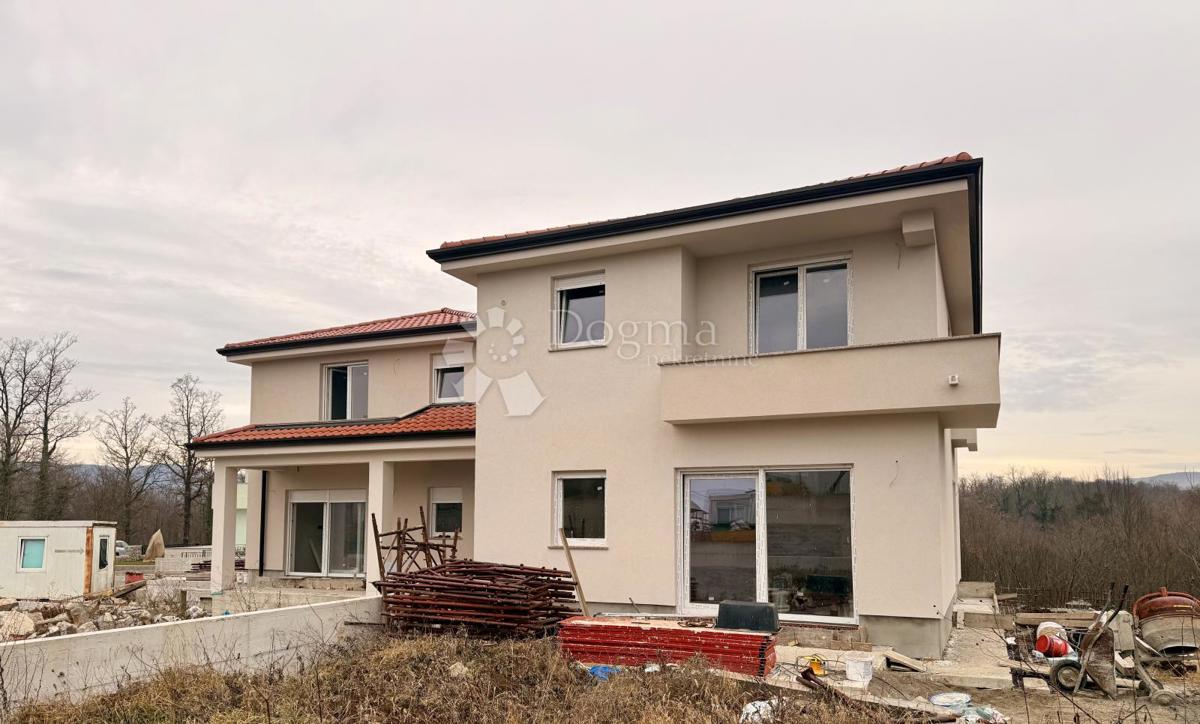 Hiša Mučići, Matulji, 215m2