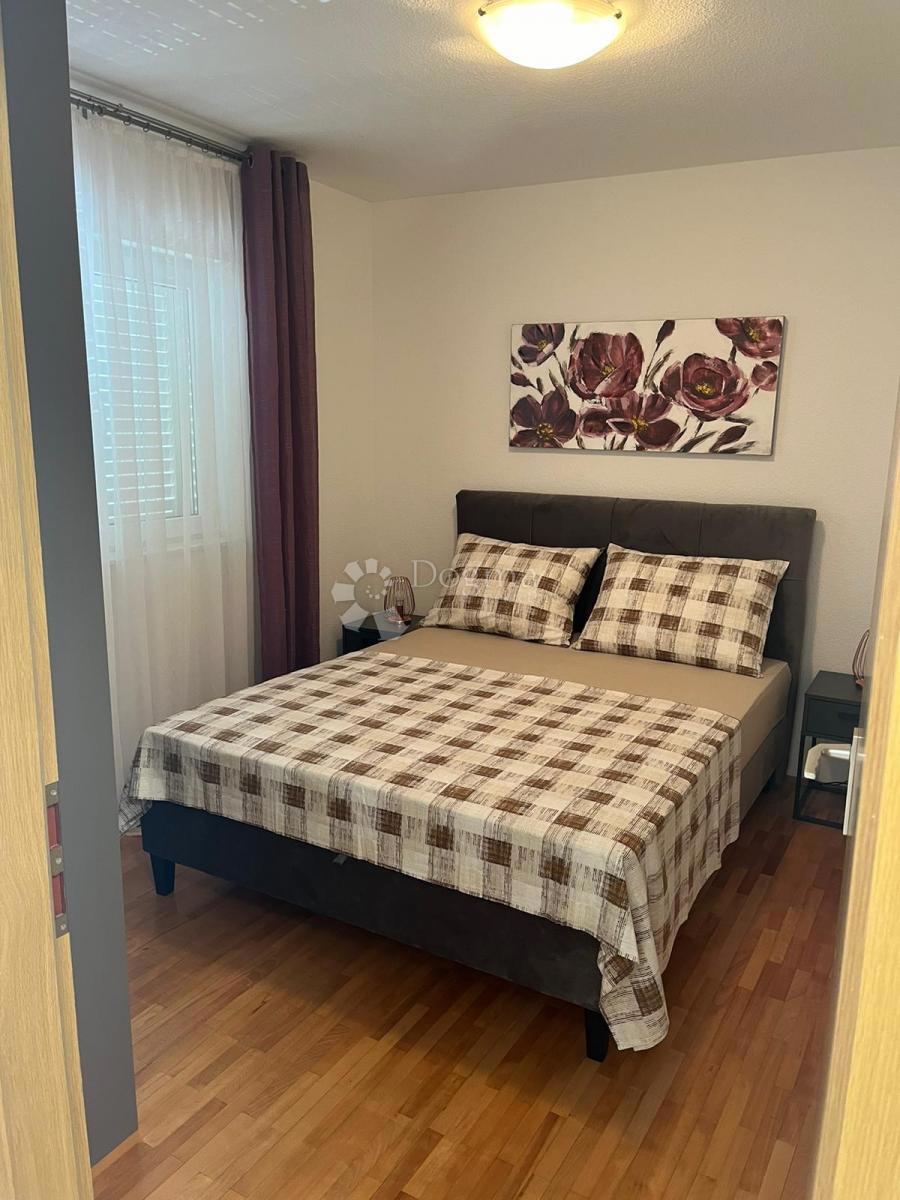 Stanovanje Duće, Dugi Rat, 105m2