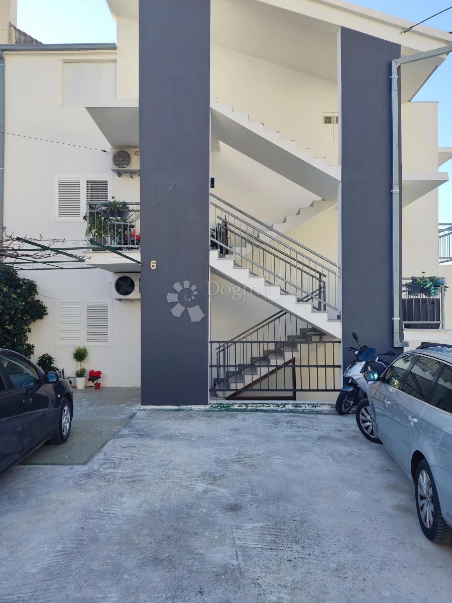 Stanovanje Duće, Dugi Rat, 105m2