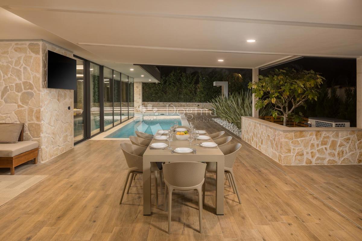 Hiša Funtana, 360m2