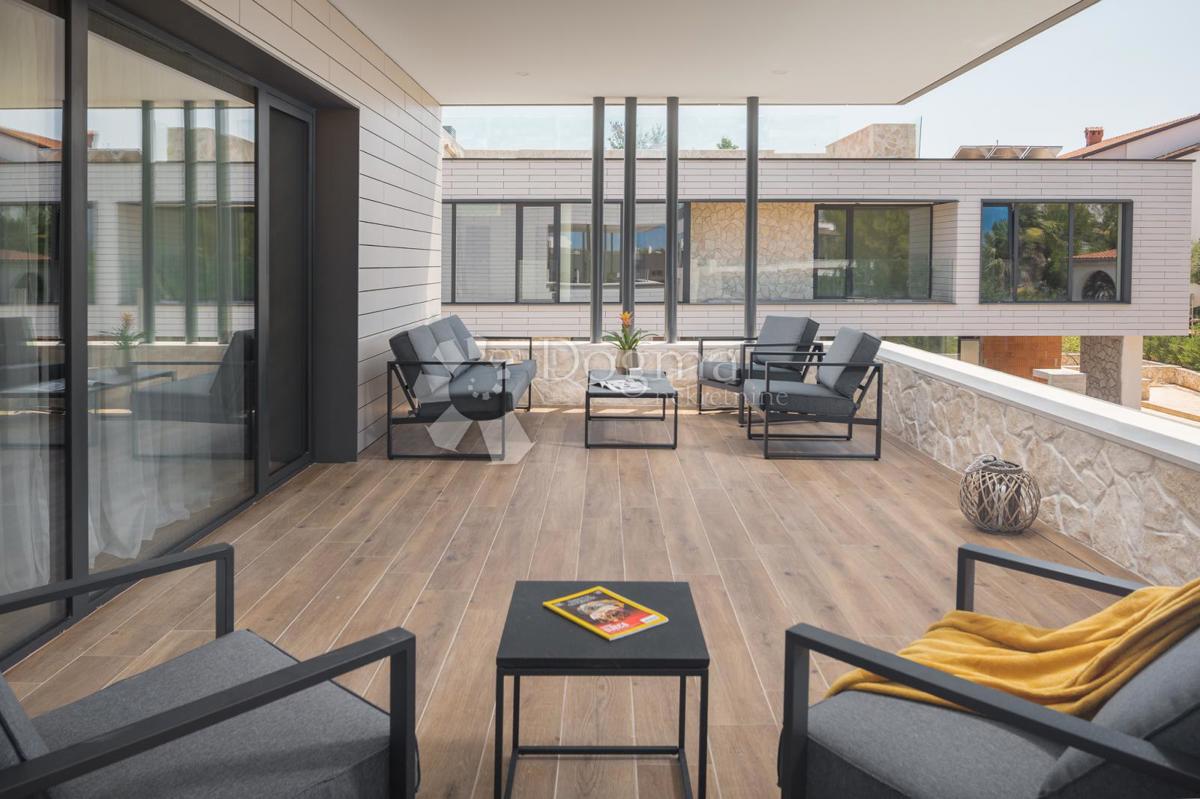 Hiša Funtana, 360m2