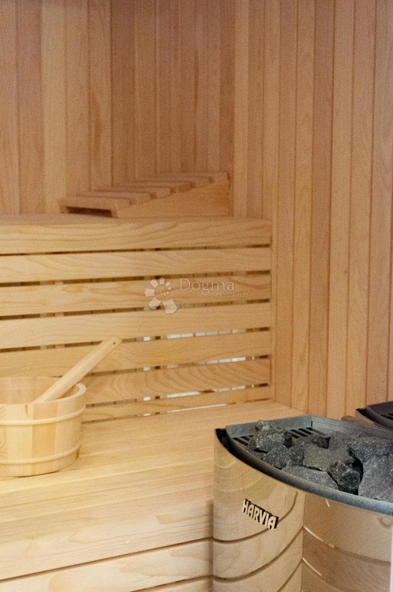 Hiša Funtana, 360m2