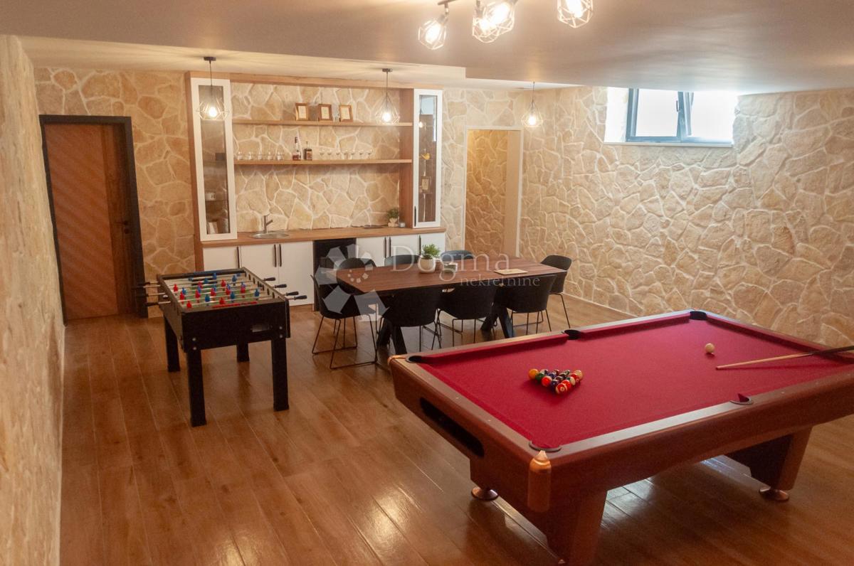 Hiša Funtana, 360m2