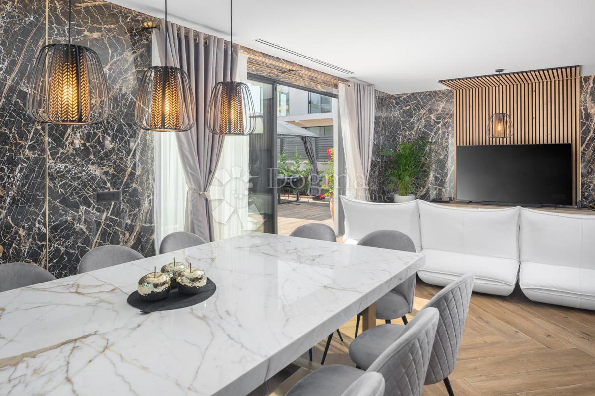 Hiša Funtana, 360m2