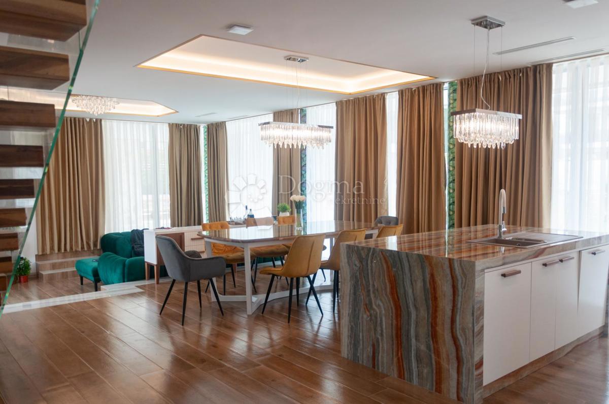 Hiša Funtana, 360m2