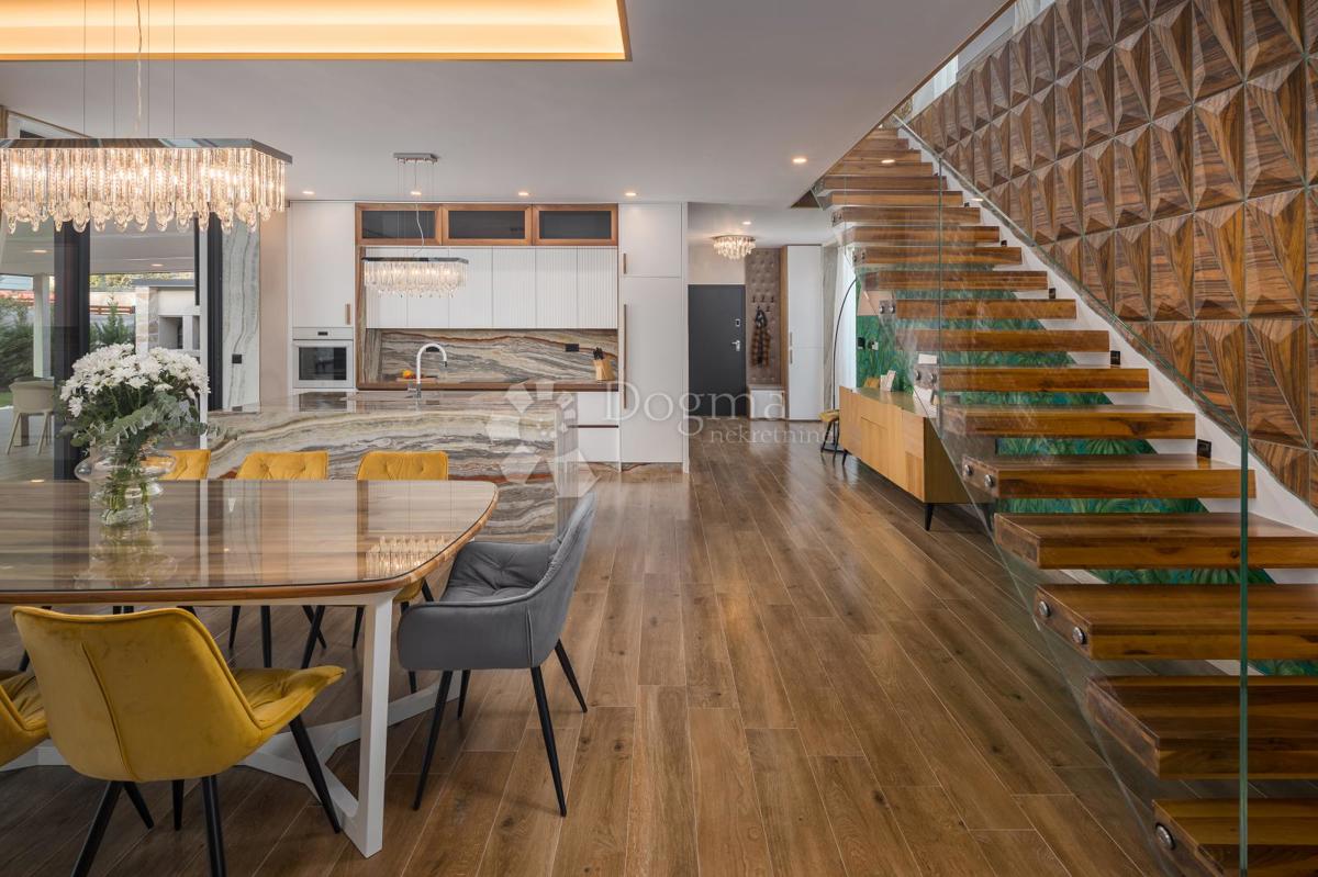 Hiša Funtana, 360m2