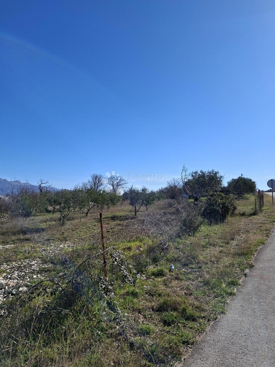 Zazidljivo zemljišče Vinjerac, Posedarje, 1.950m2