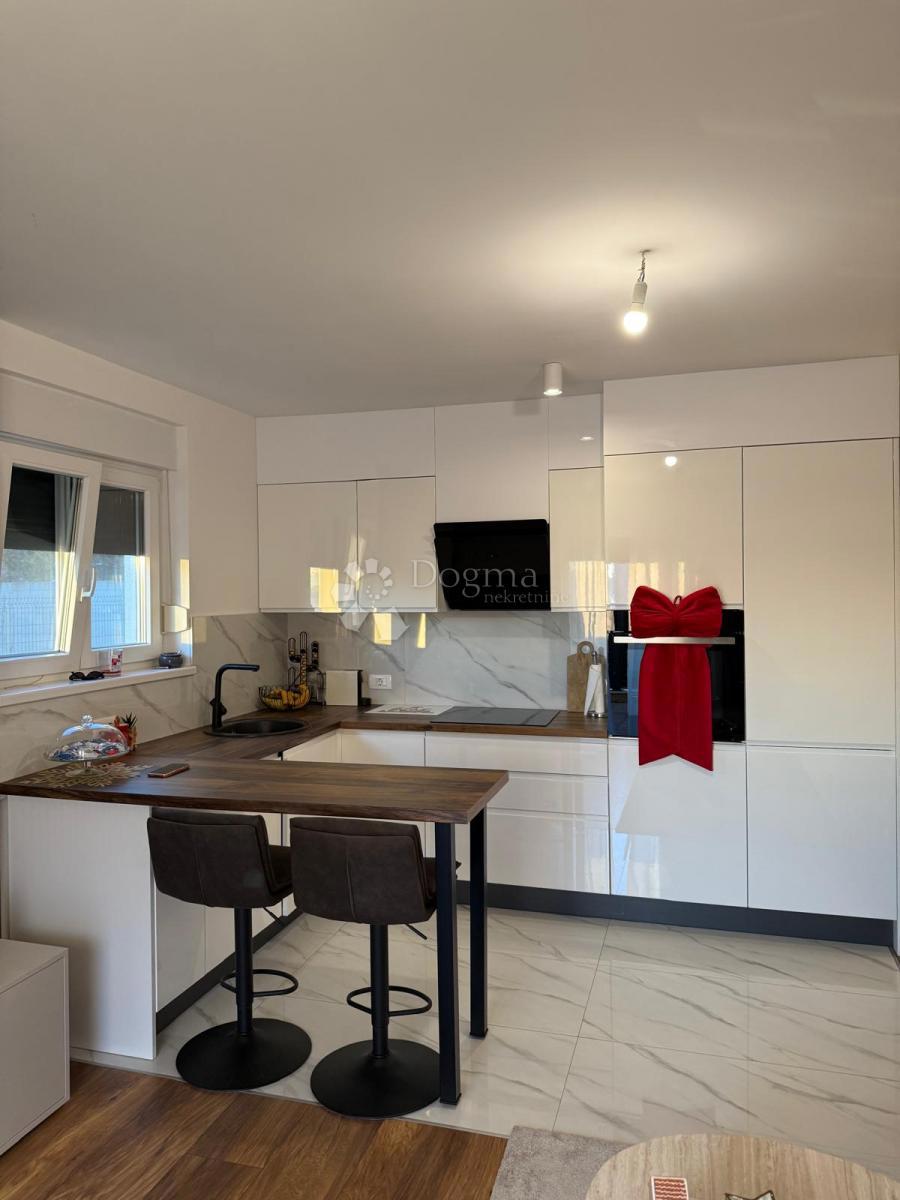 Stanovanje Kaštel Kambelovac, Kaštela, 55m2