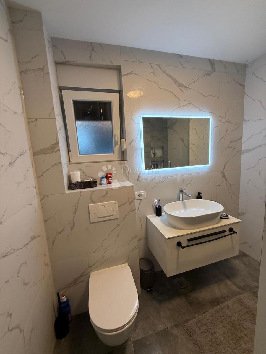 Stanovanje Kaštel Kambelovac, Kaštela, 55m2