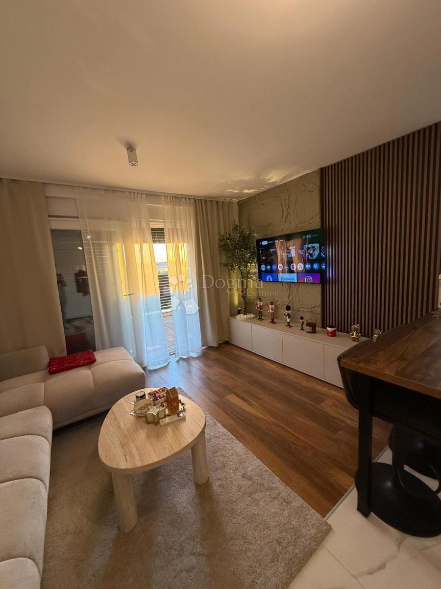 Stanovanje Kaštel Kambelovac, Kaštela, 55m2