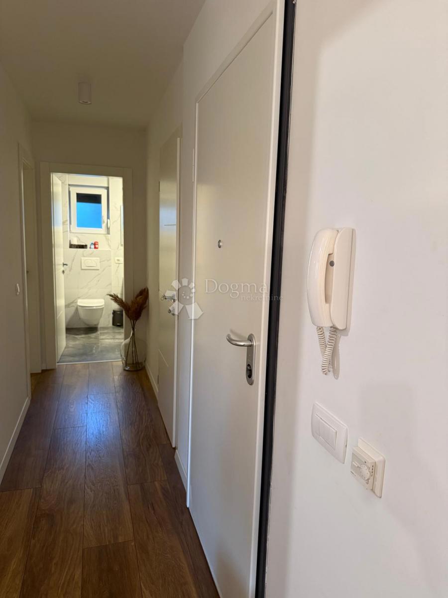 Stanovanje Kaštel Kambelovac, Kaštela, 55m2