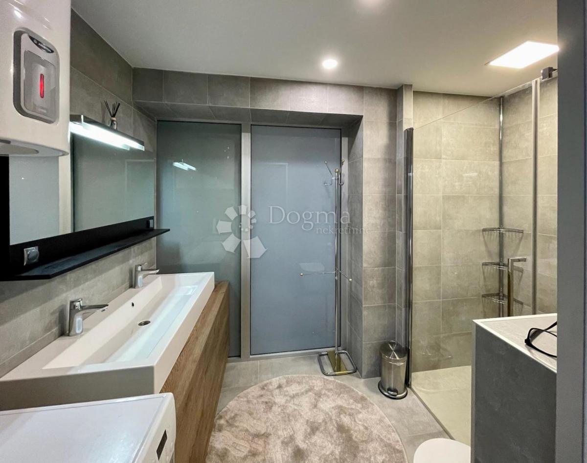 Hiša Novi Bokanjac, Zadar, 450m2