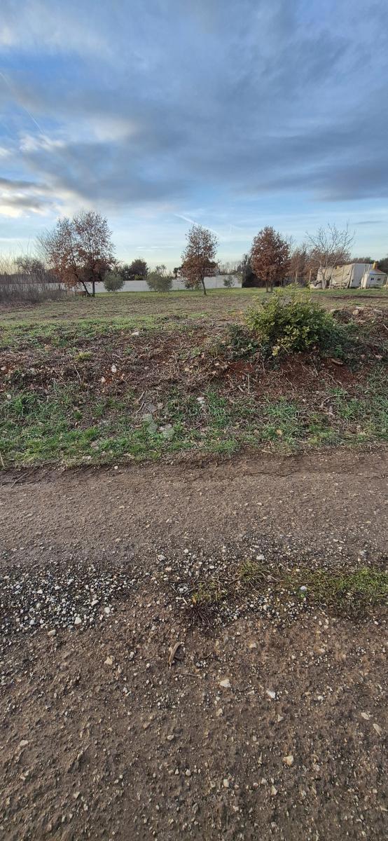 Zazidljivo zemljišče Loborika, Marčana, 703m2