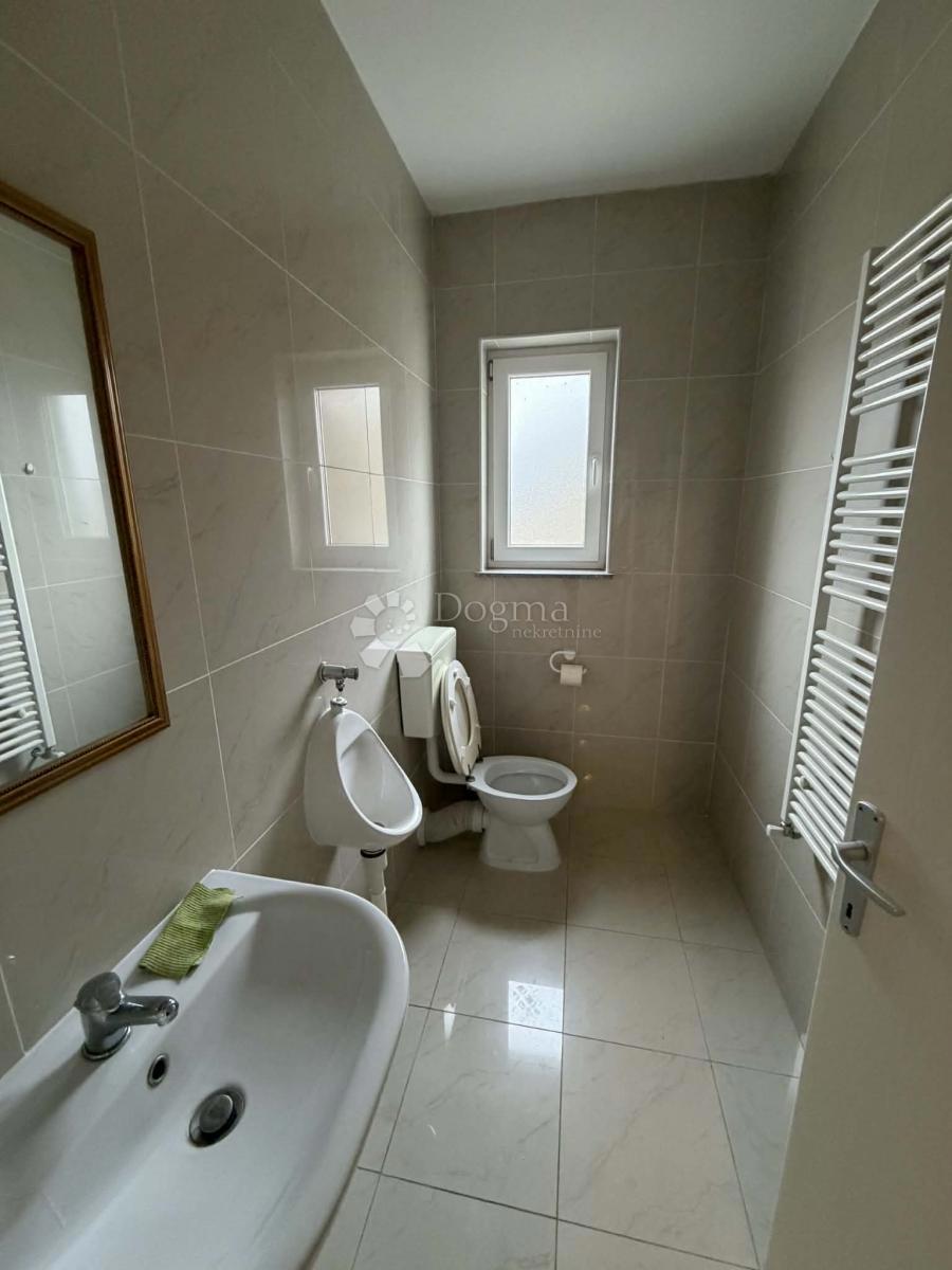 Poslovni prostor Permani, Matulji, 362m2