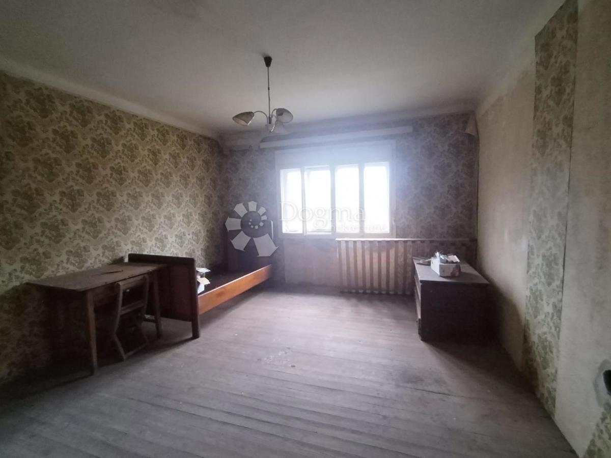 Hiša Lipovec Lonjski, Kloštar Ivanić, 303m2