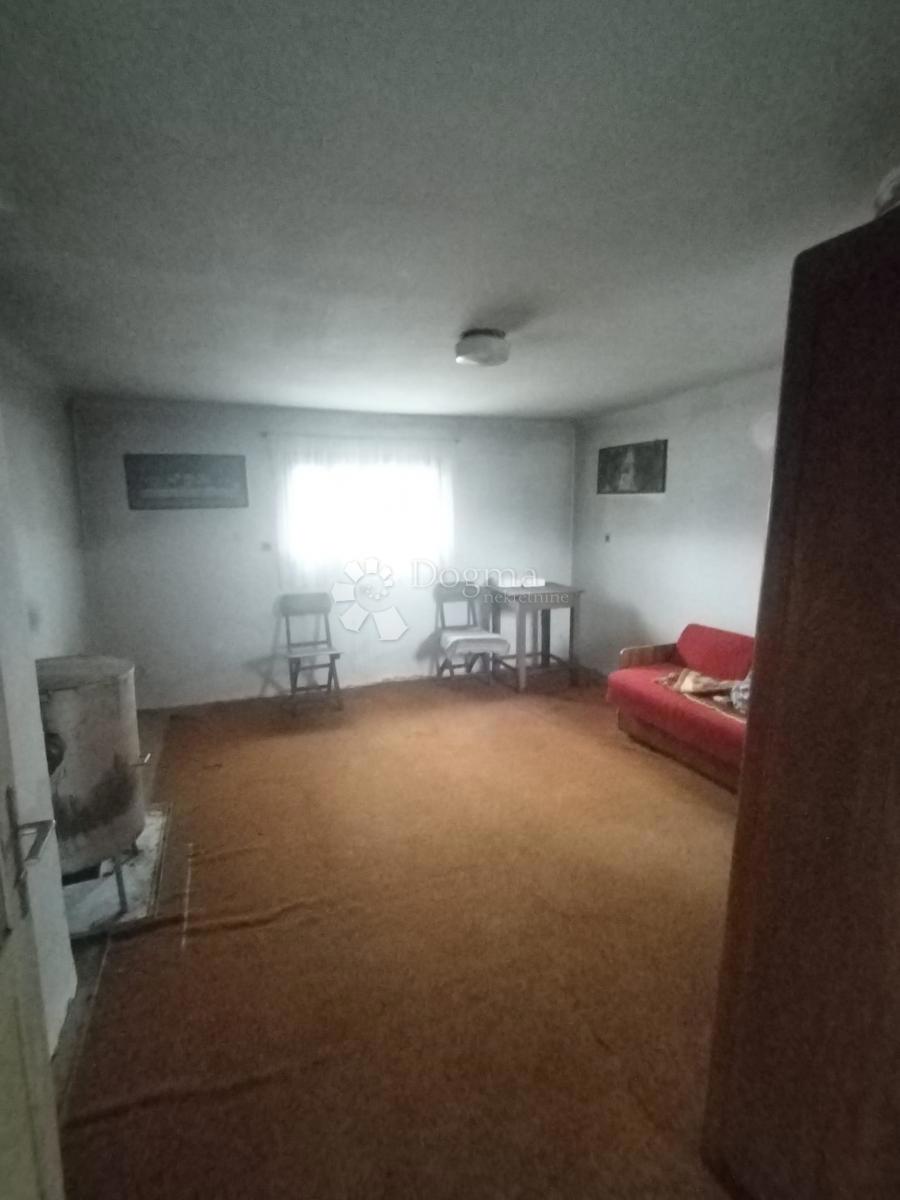 Hiša Lipovec Lonjski, Kloštar Ivanić, 303m2