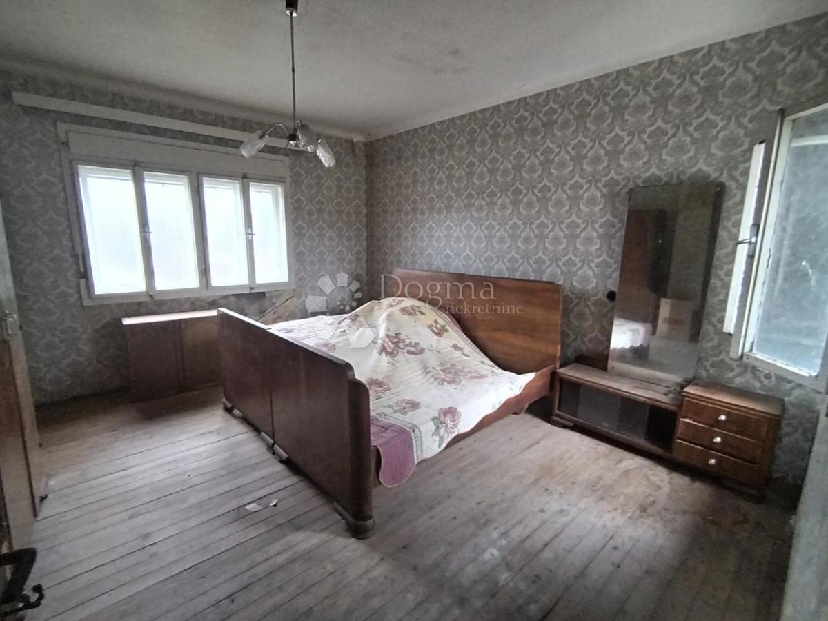 Hiša Lipovec Lonjski, Kloštar Ivanić, 303m2