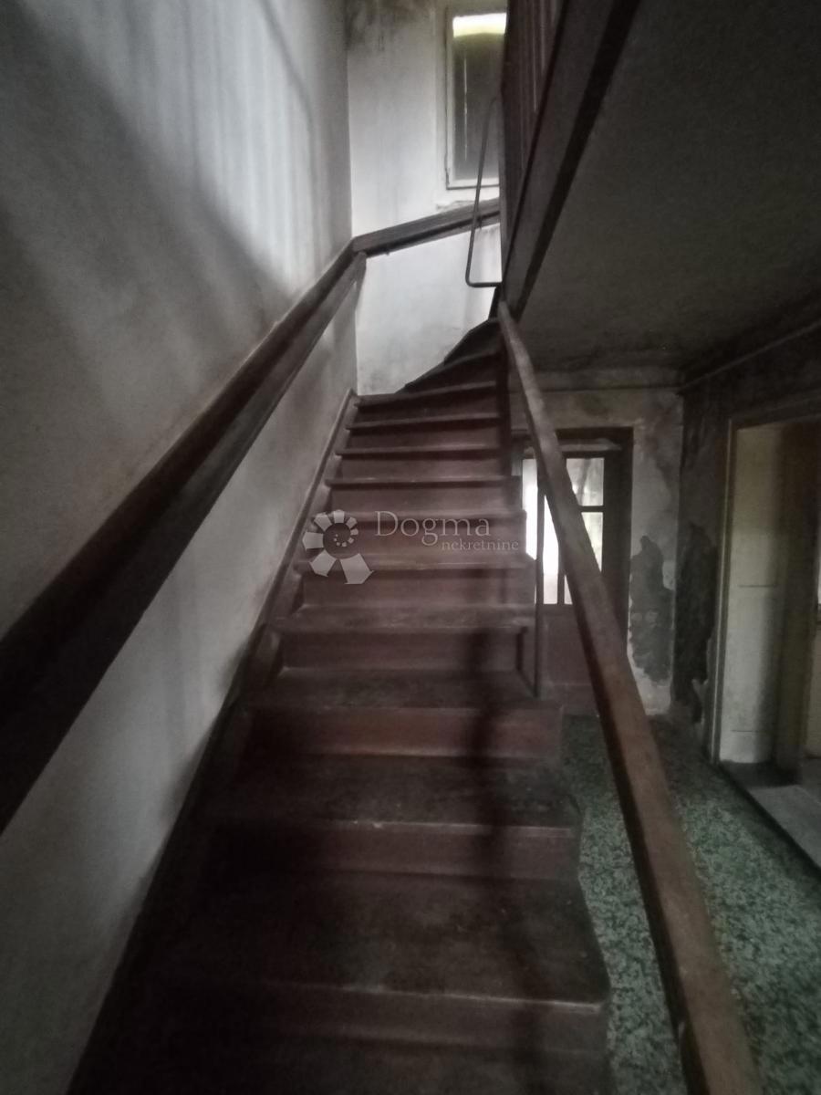 Hiša Lipovec Lonjski, Kloštar Ivanić, 303m2