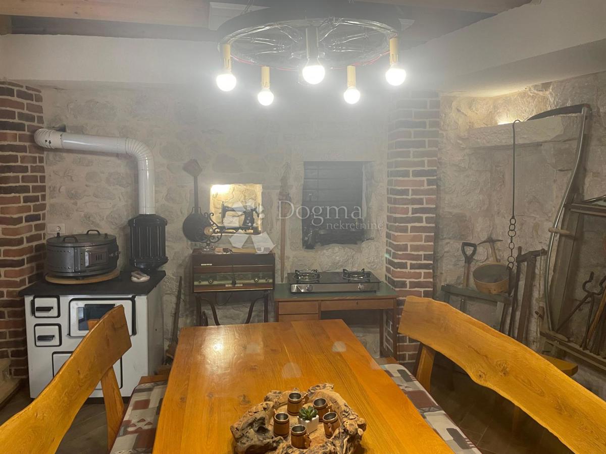 Hiša Jesenice, Dugi Rat, 200m2