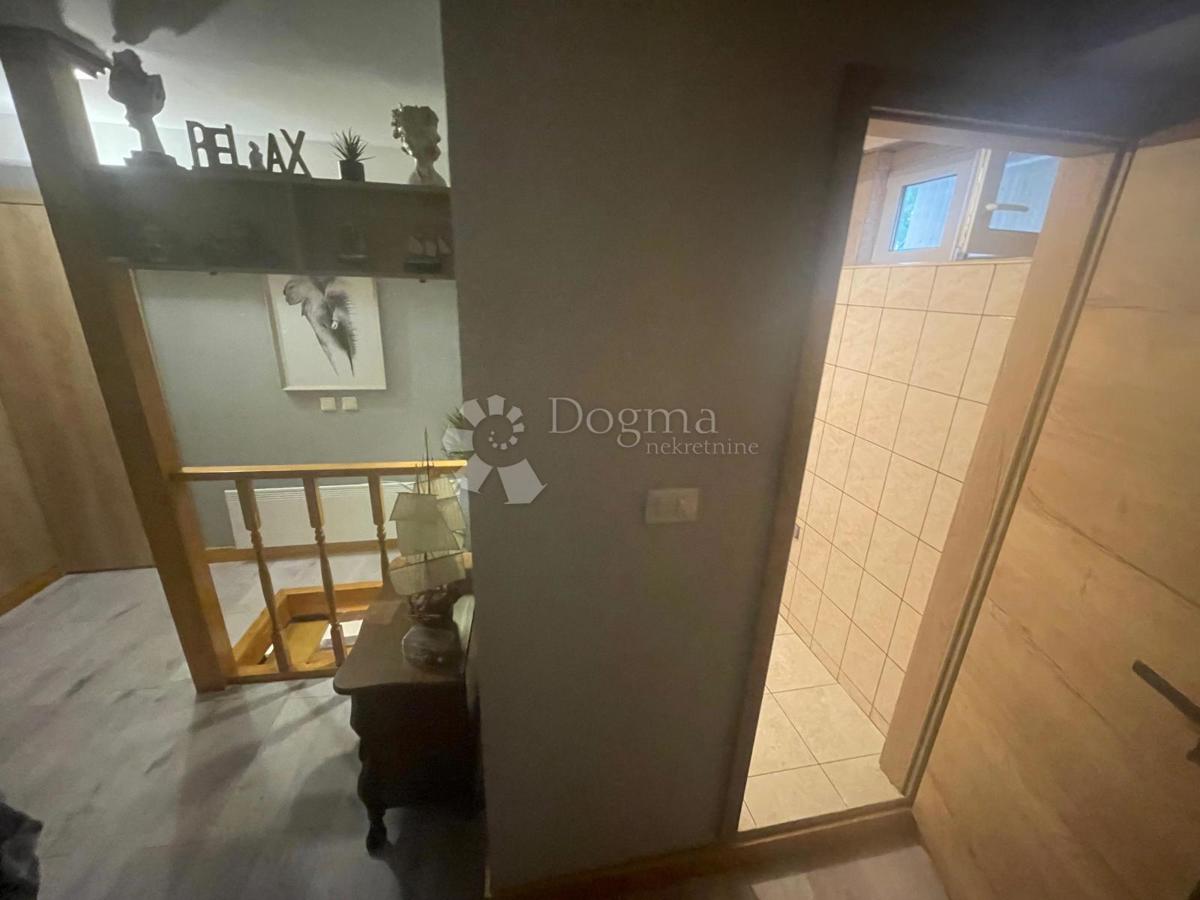 Hiša Jesenice, Dugi Rat, 200m2