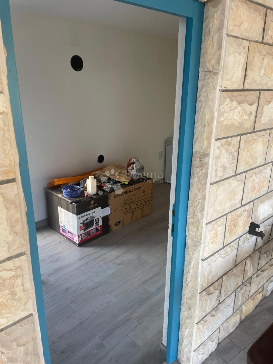 Hiša Jesenice, Dugi Rat, 200m2