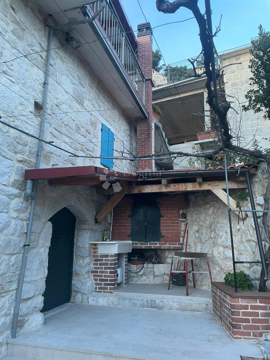 Hiša Jesenice, Dugi Rat, 200m2