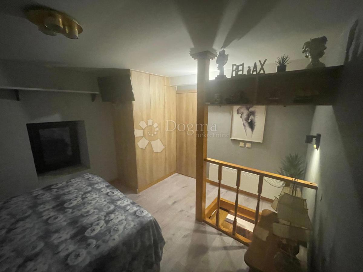 Hiša Jesenice, Dugi Rat, 200m2