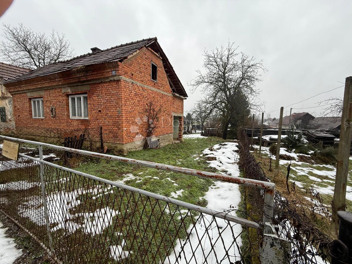 Zazidljivo zemljišče Donje Ladanje, Maruševec, 2.111m2