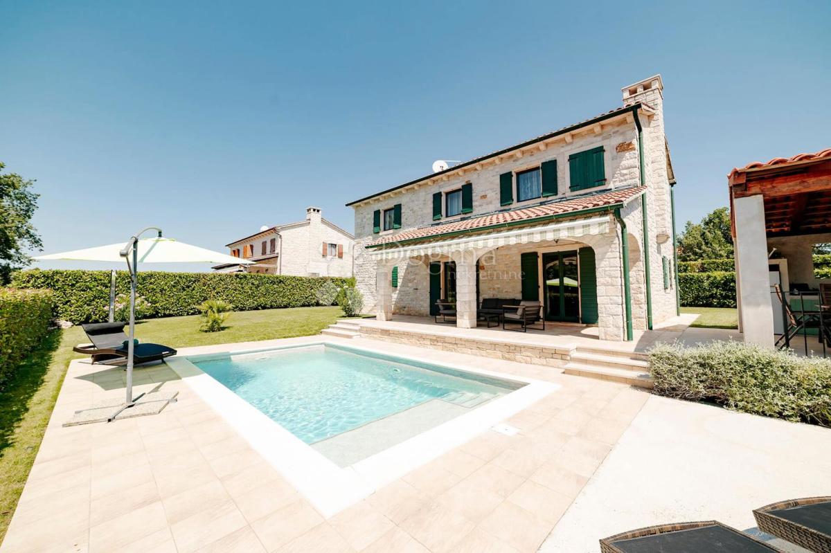 Hiša Višnjan, 200m2