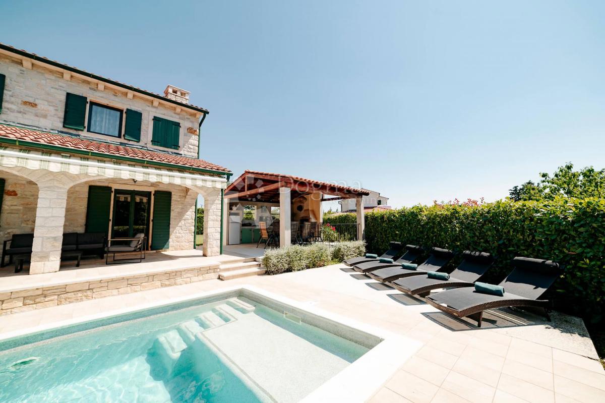 Hiša Višnjan, 200m2