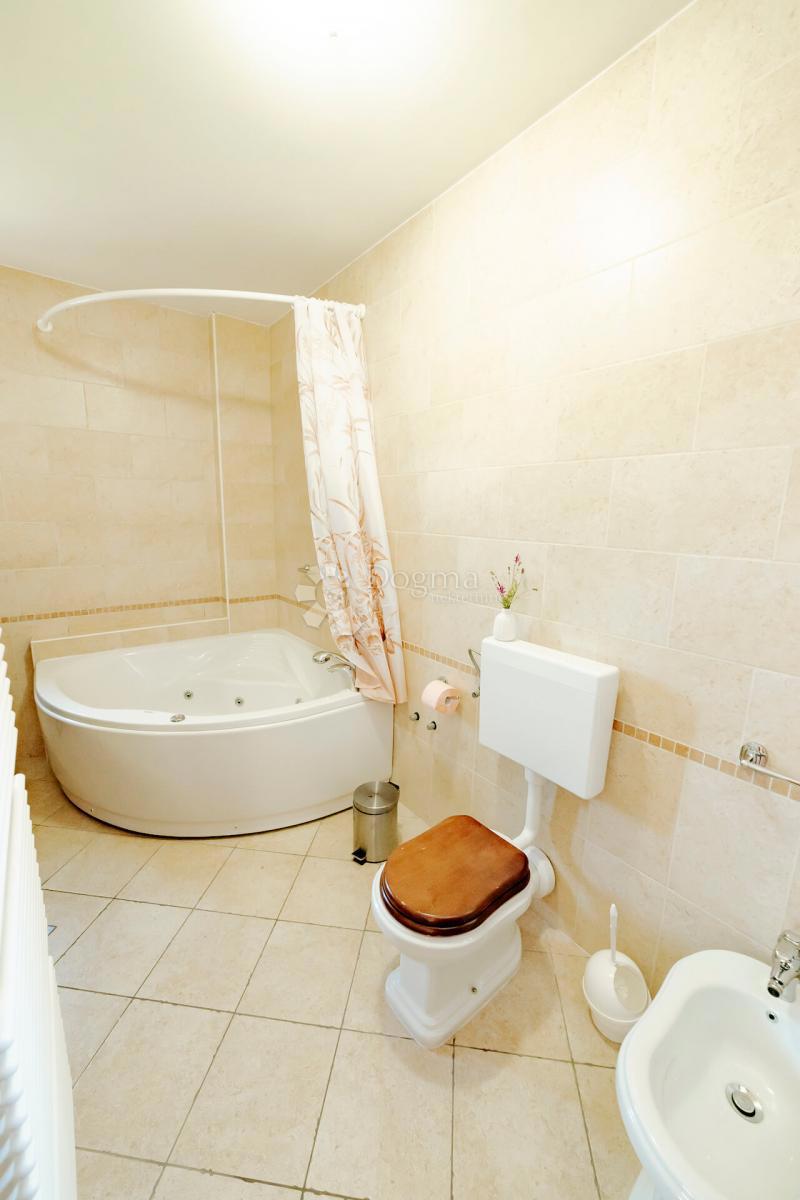 Hiša Višnjan, 200m2