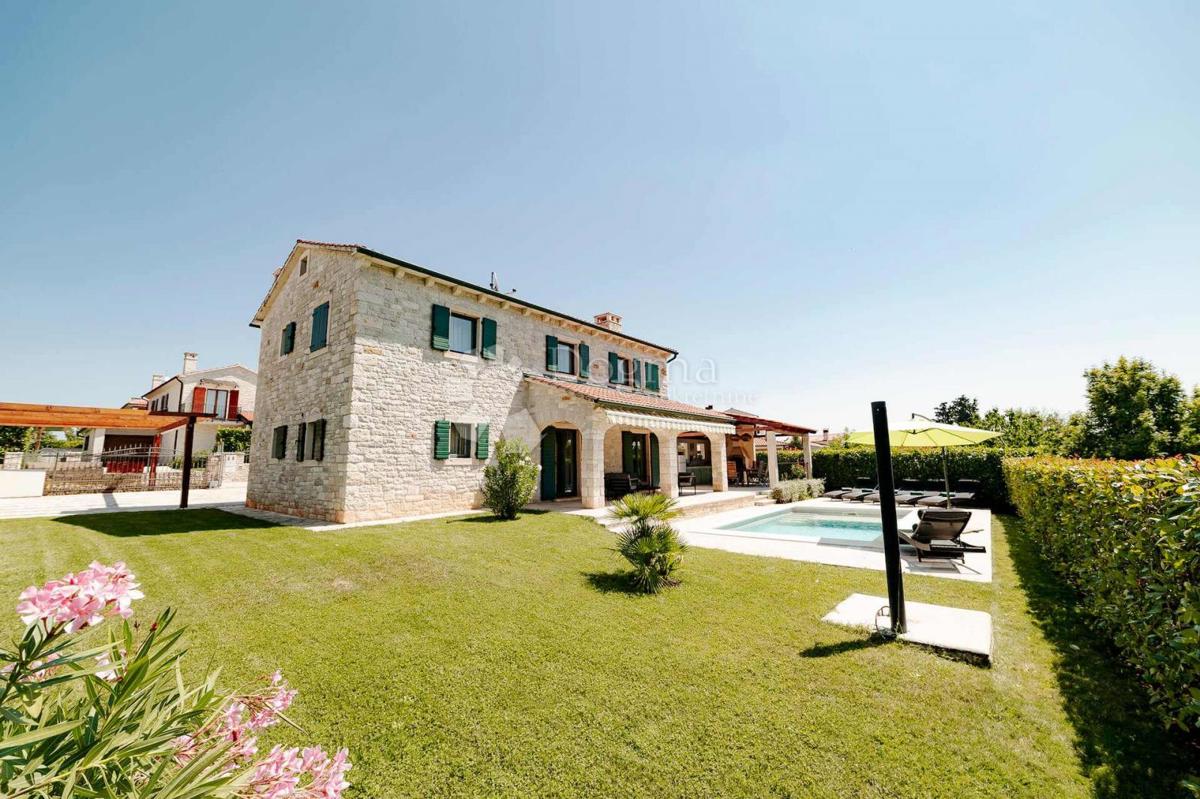 Hiša Višnjan, 200m2