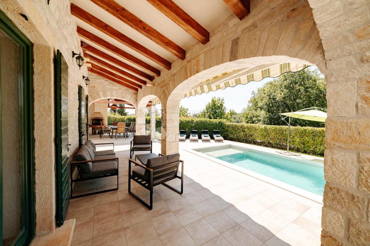 Hiša Višnjan, 200m2