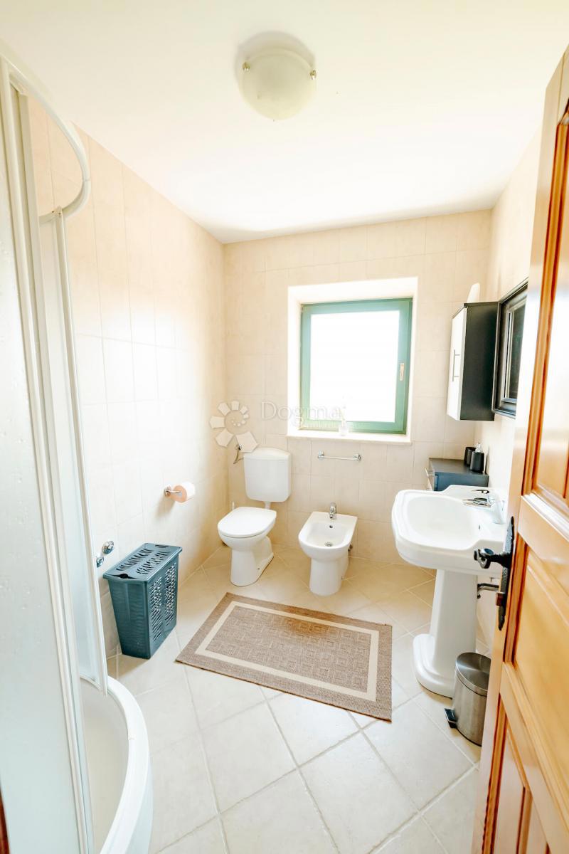 Hiša Višnjan, 200m2