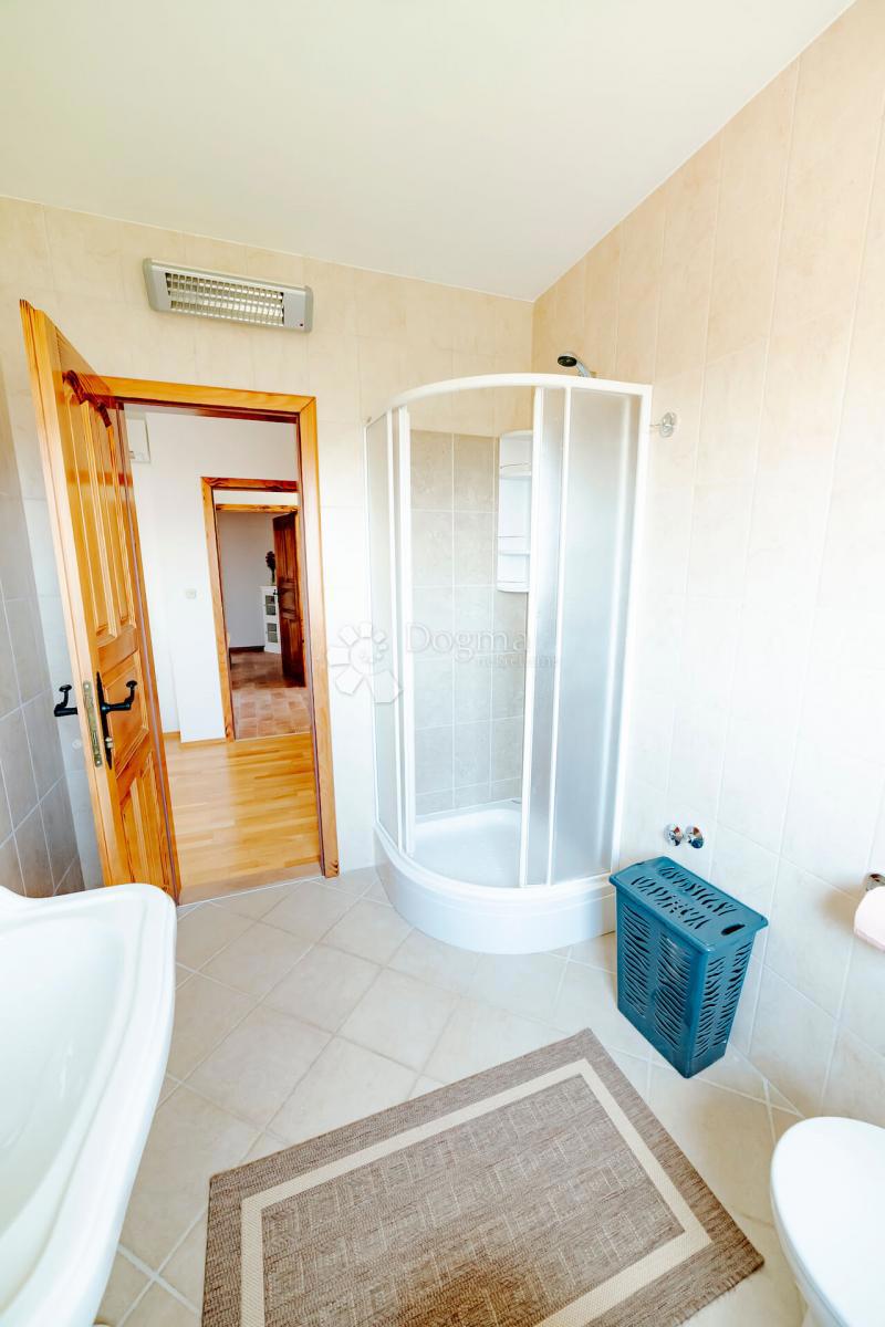 Hiša Višnjan, 200m2