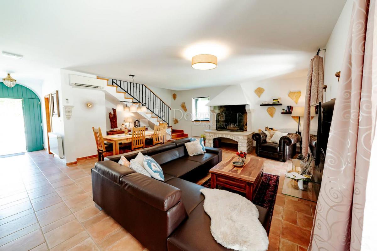 Hiša Višnjan, 200m2