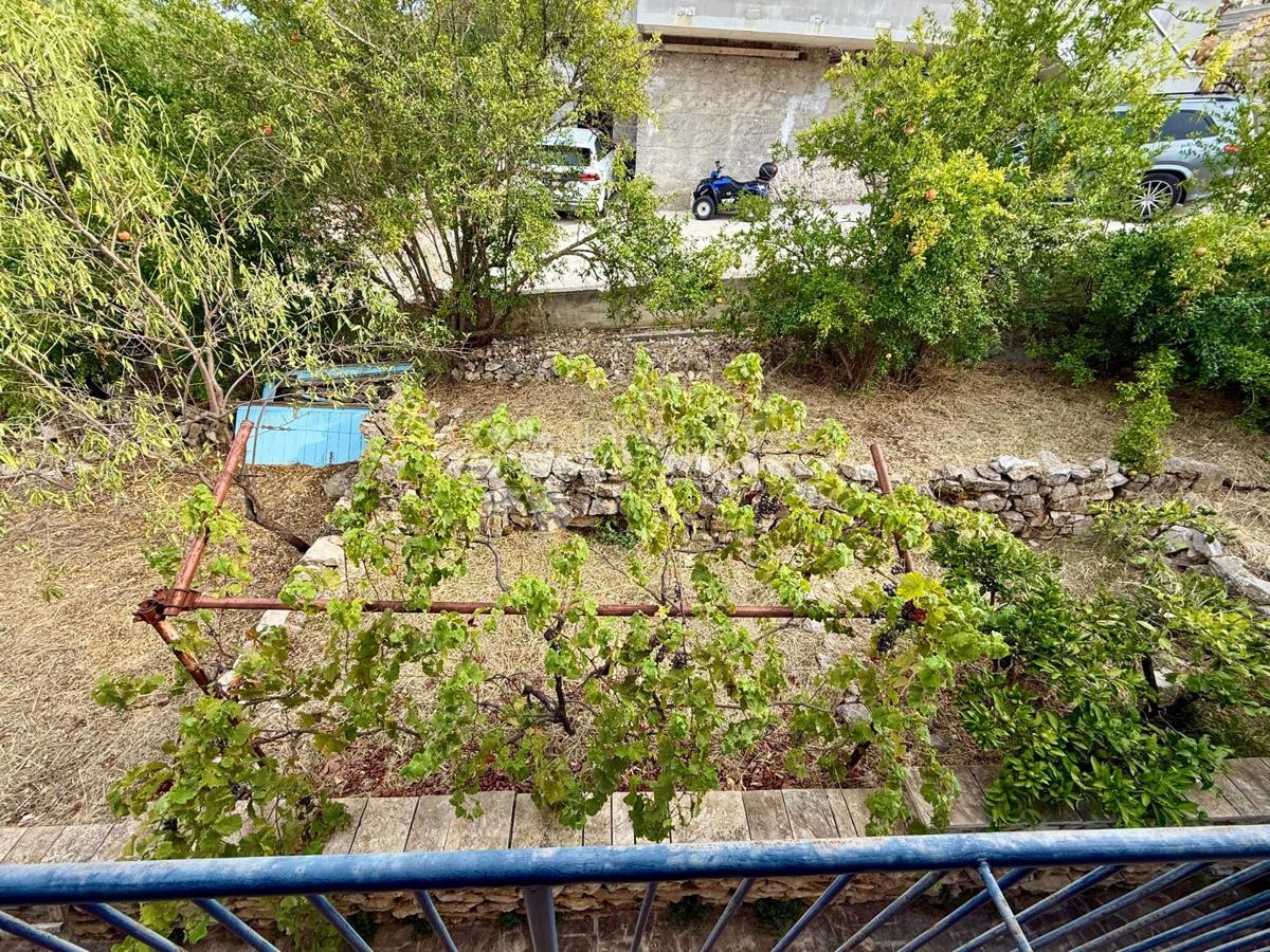 Čudovita hiša s pogledom na morje