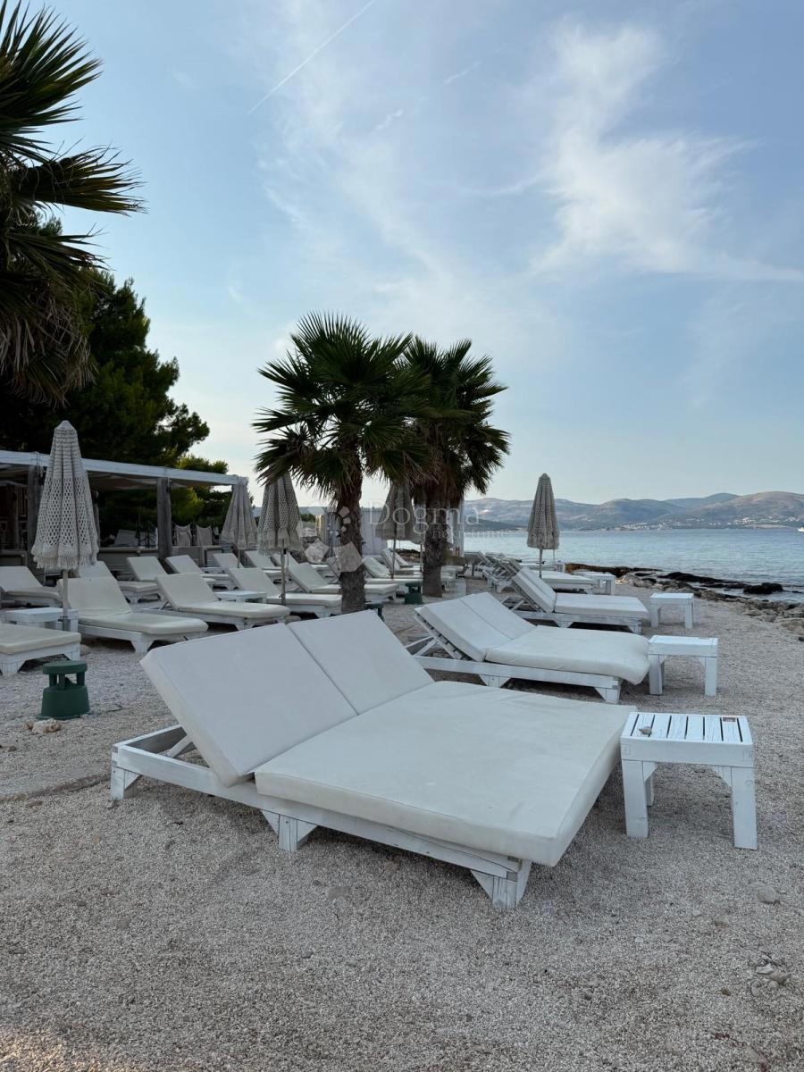 Čudovita hiša s pogledom na morje