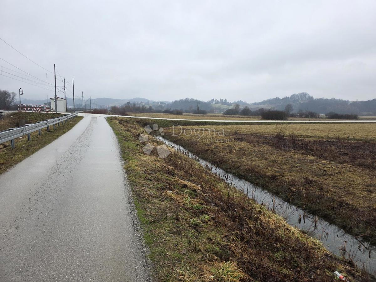 Zazidljivo zemljišče Luka, 3.140m2