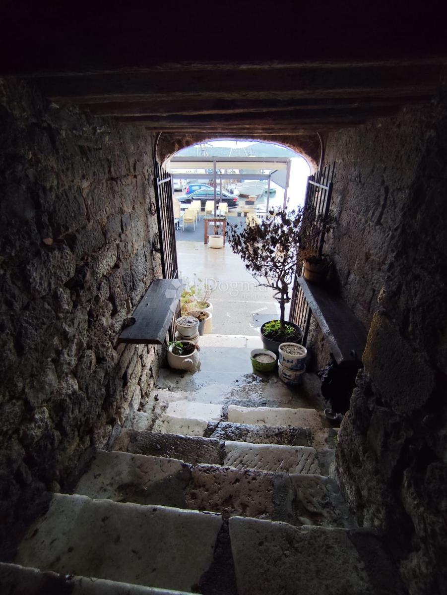 Poslovni prostor Dolac, Šibenik, 20m2