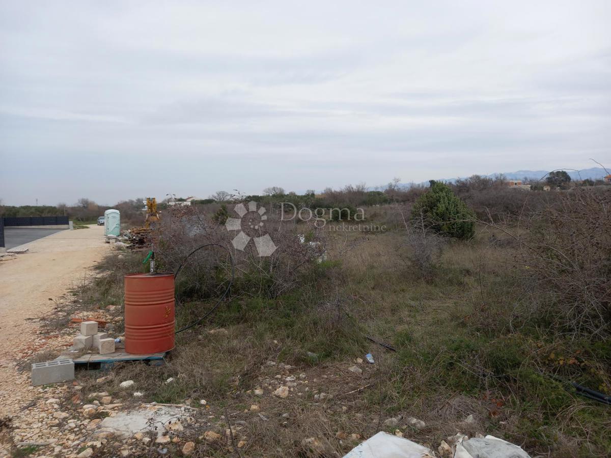 Zazidljivo zemljišče Vrsi, 1.886m2