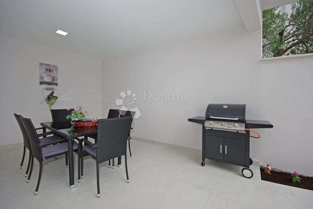 Hiša Veliko Brdo, Makarska, 160m2