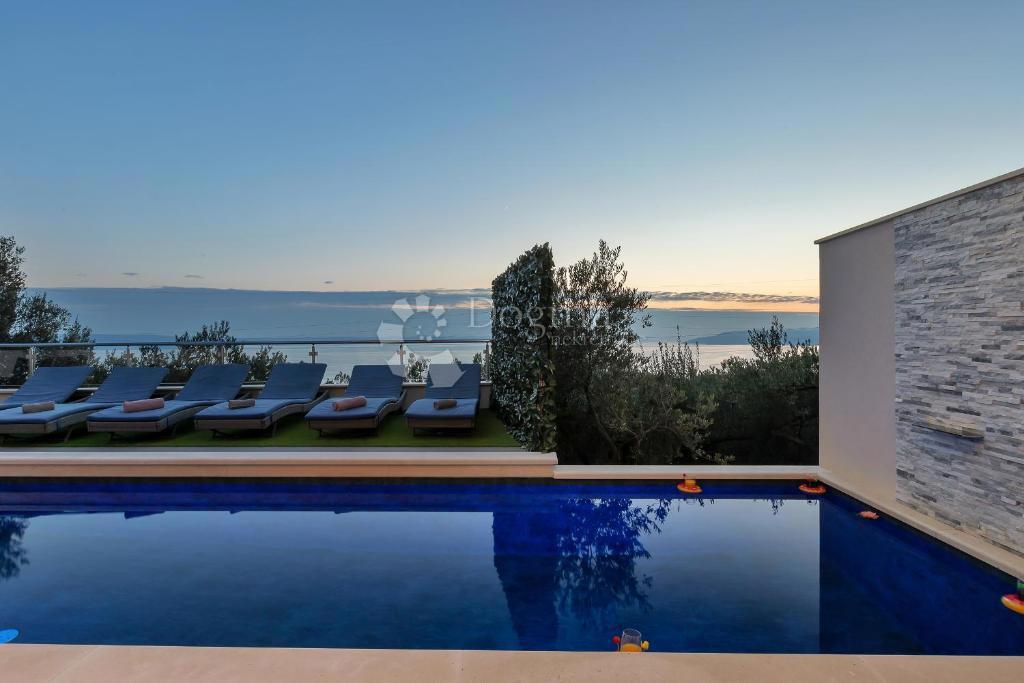 Hiša Veliko Brdo, Makarska, 160m2