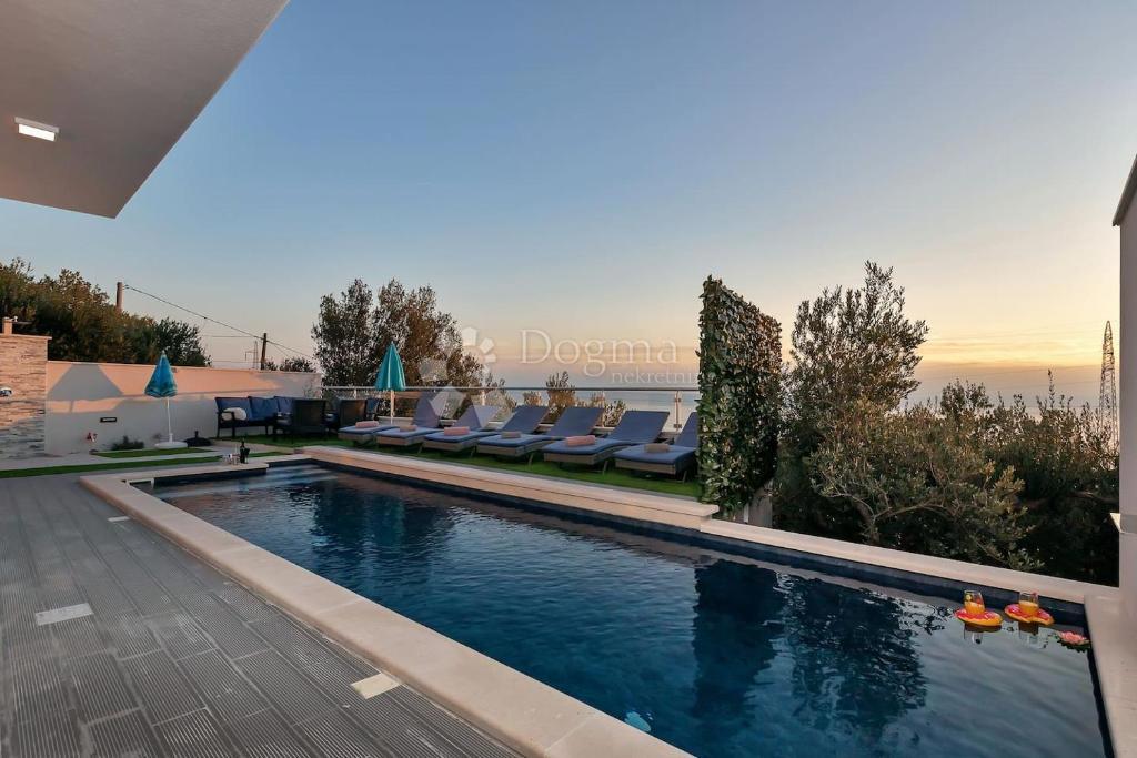 Hiša Veliko Brdo, Makarska, 160m2