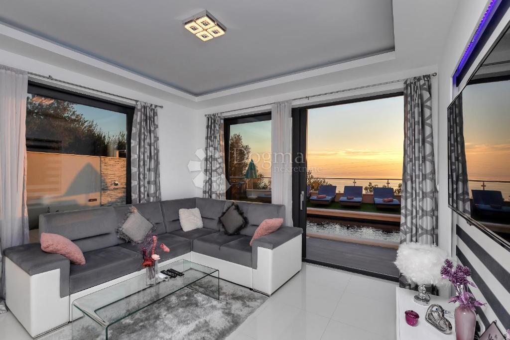 Hiša Veliko Brdo, Makarska, 160m2