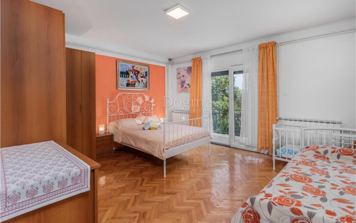 Hiša Novi Vinodolski, 150m2